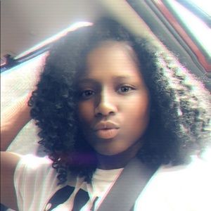 Meet your Posher, Brittnii